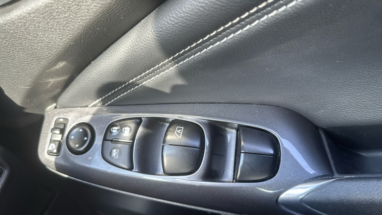 Nissan Juke 1.6 Hybrid N-Connecta 5dr Auto Hybrid Hatchback